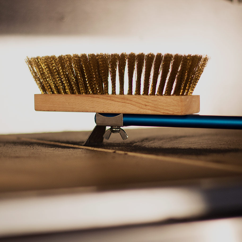 Rotating Head Pizza Oven Brush with Brass Bristles - Azzurra Line